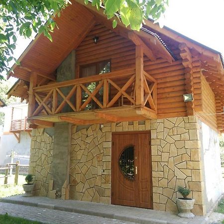 Yablunevyi Tsvit Yaremche Exterior photo